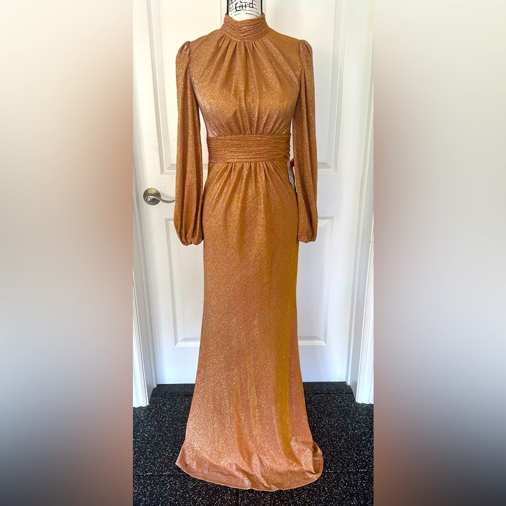Gold Mac Duggal Trumpet Metallic Elegant Dress